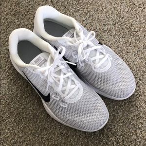 Nike Women’s Sneakers Flex TR 7 Size 9